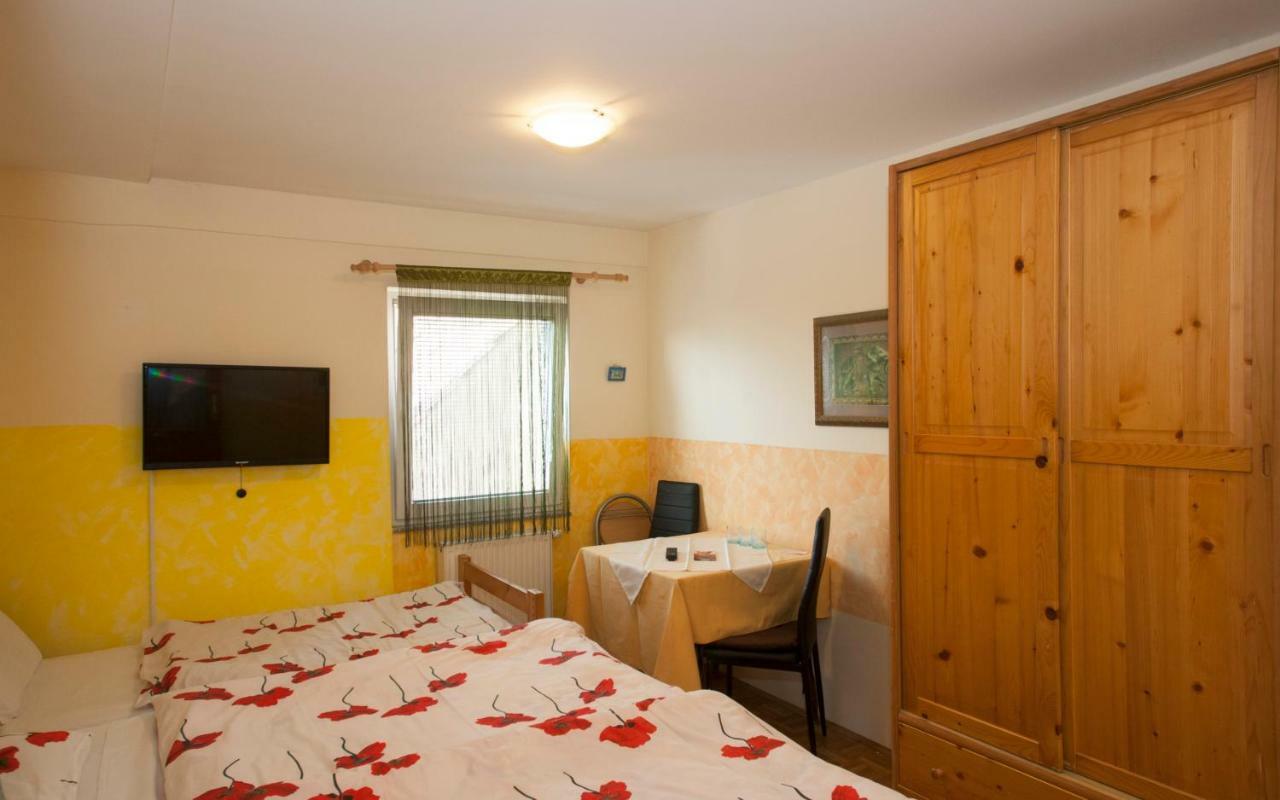 Guest House Celan Spodnja Hajdina Ngoại thất bức ảnh